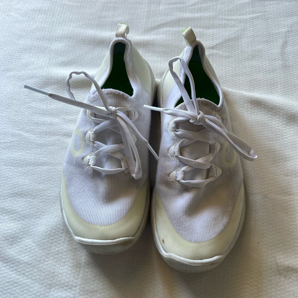 OOFOS White Women's Sneakers